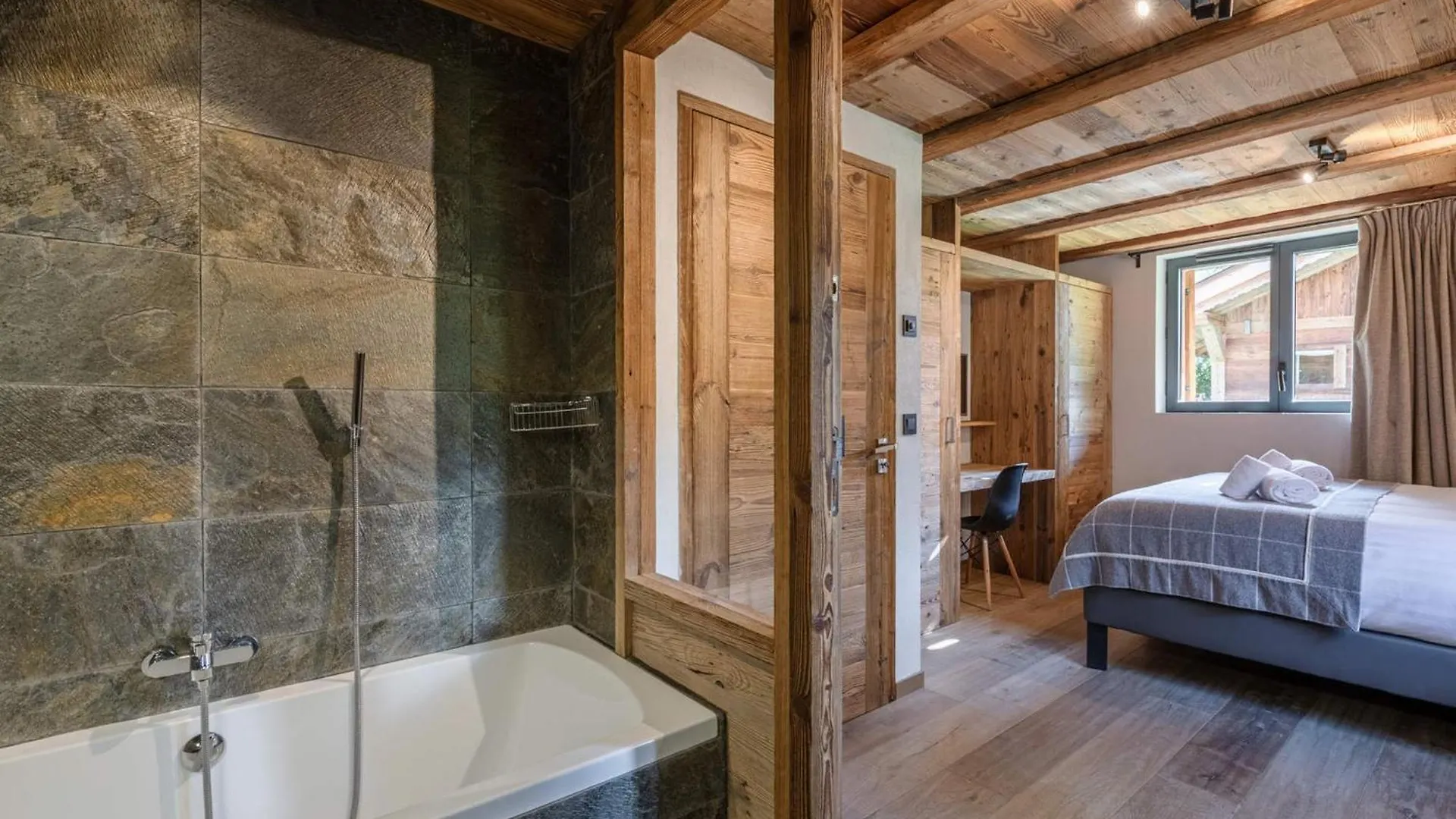 Chalet A Chamonix Avec Sauna Et Jacuzzi - Fr-1-343-253 France