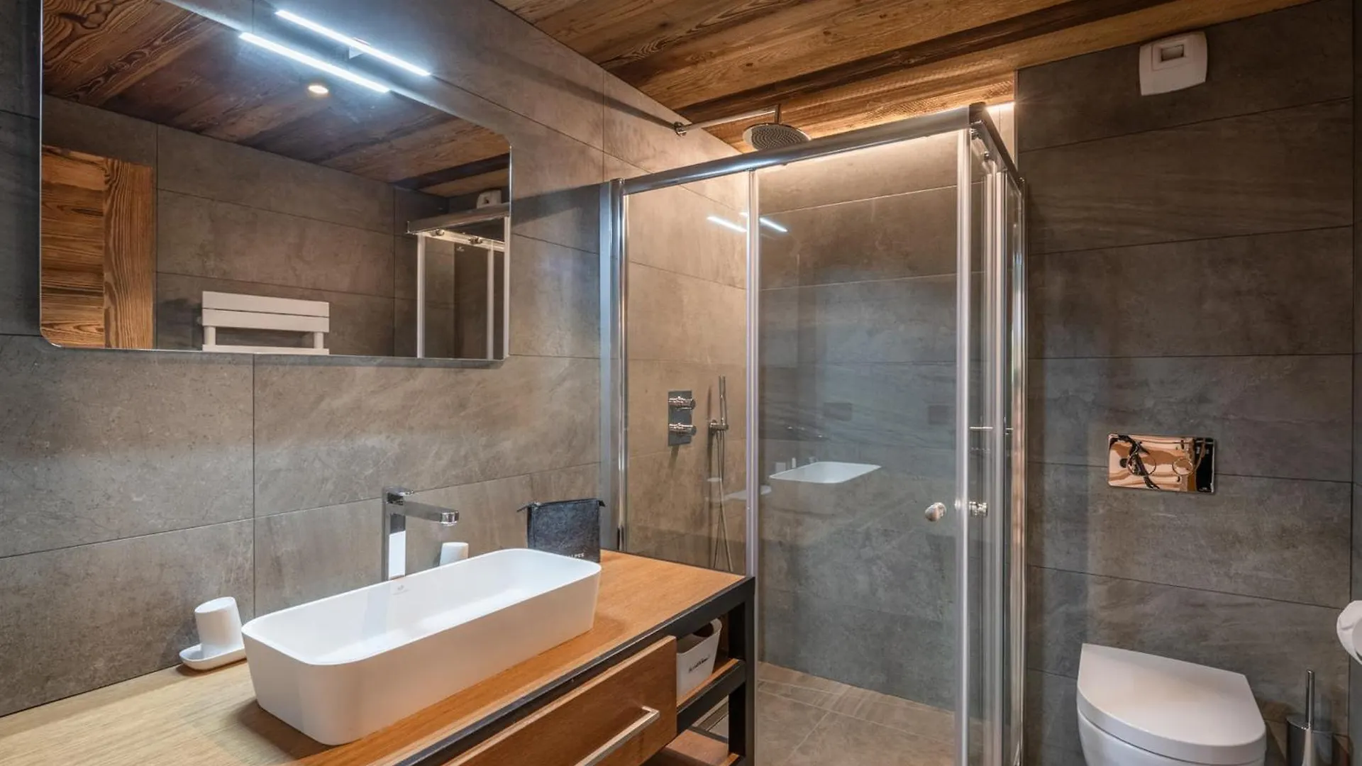 Chalet A Chamonix Avec Sauna Et Jacuzzi - Fr-1-343-253