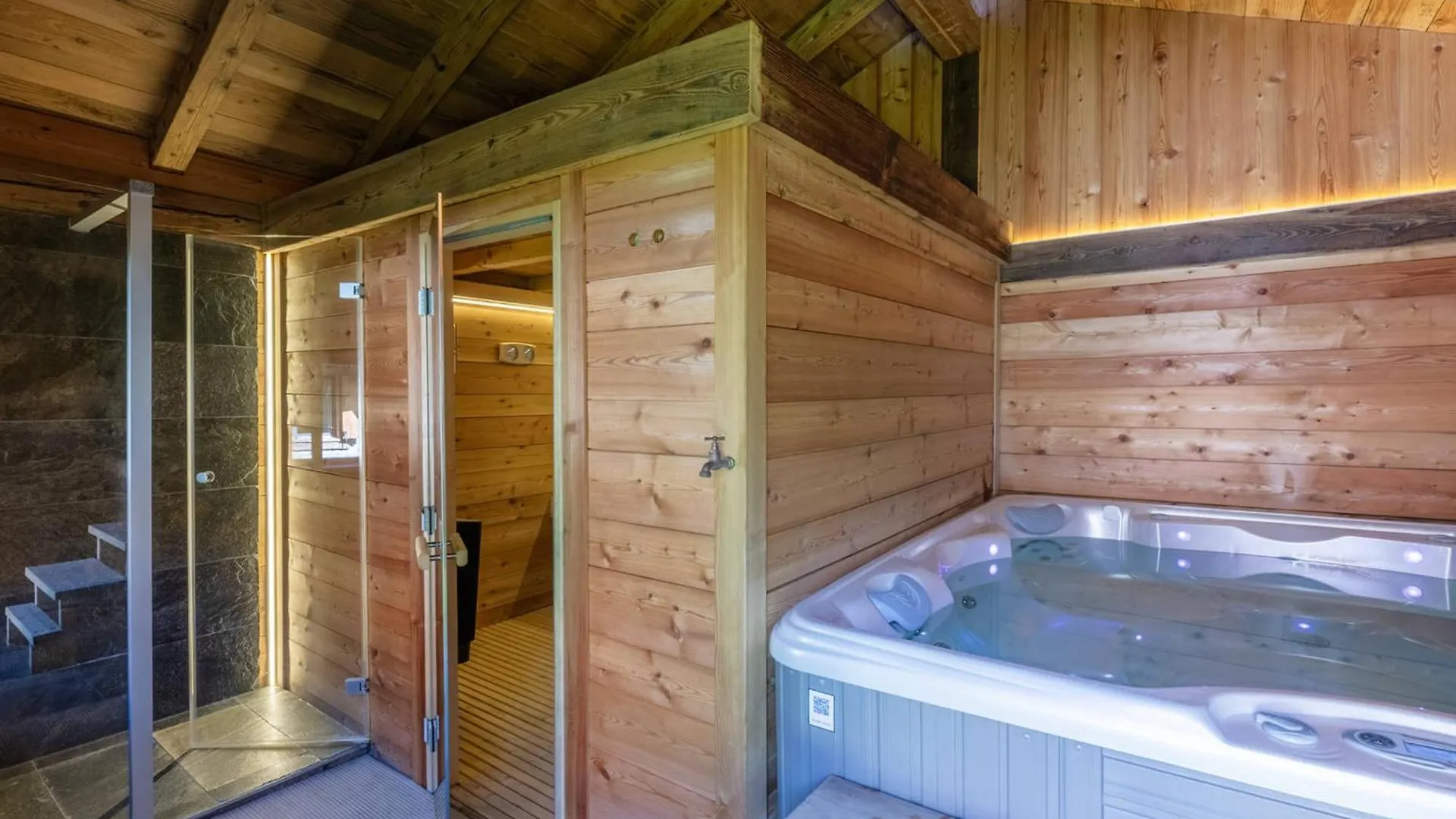 Chalet A Chamonix Avec Sauna Et Jacuzzi - Fr-1-343-253 France