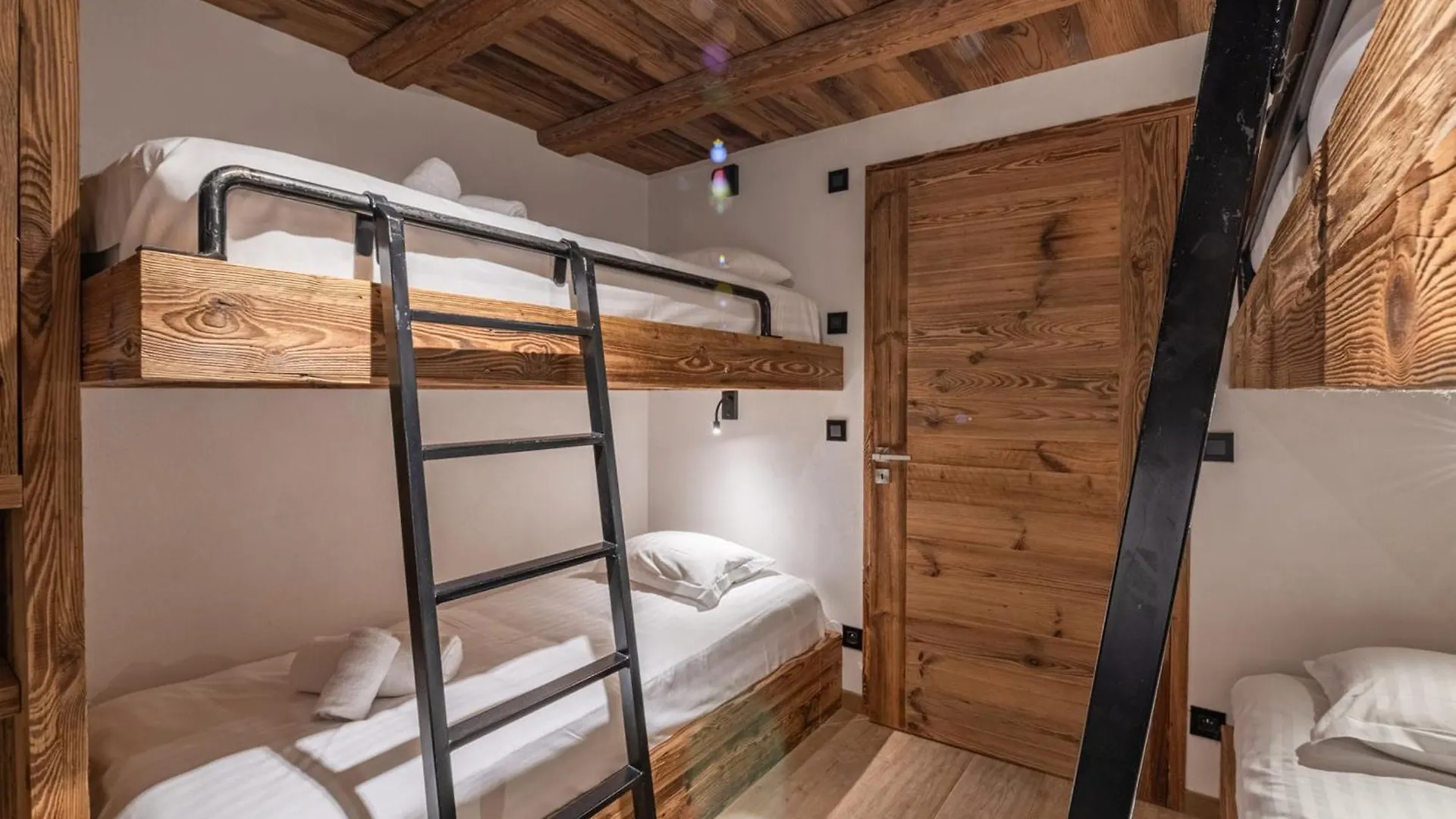 Chalet A Chamonix Avec Sauna Et Jacuzzi - Fr-1-343-253 France
